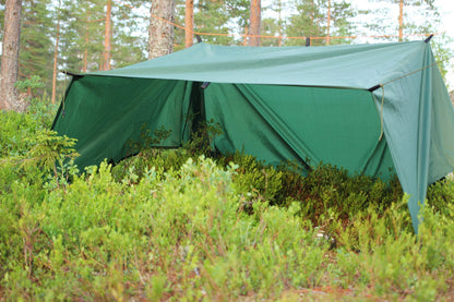 Tarp / Gapahuk med 4 stk barduner og 4 stk plugger